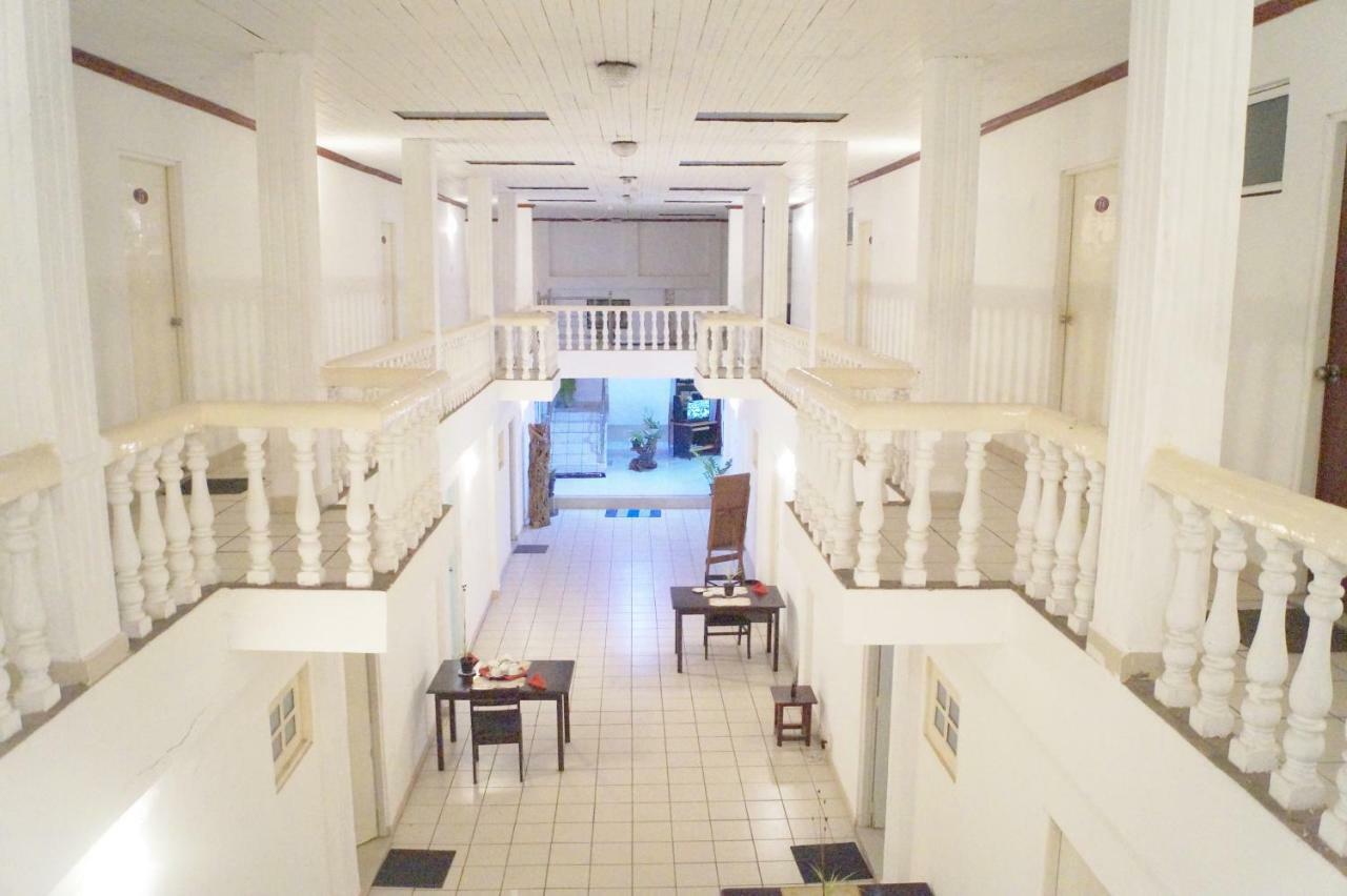 Oasis Skybeach Hostel - Negombo Exteriör bild