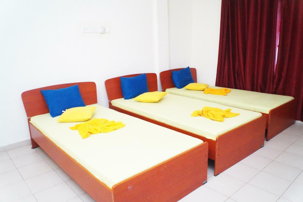 Oasis Skybeach Hostel - Negombo Exteriör bild