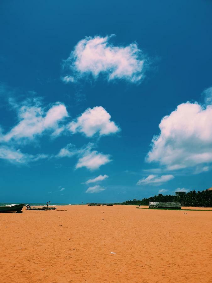 Oasis Skybeach Hostel - Negombo Exteriör bild
