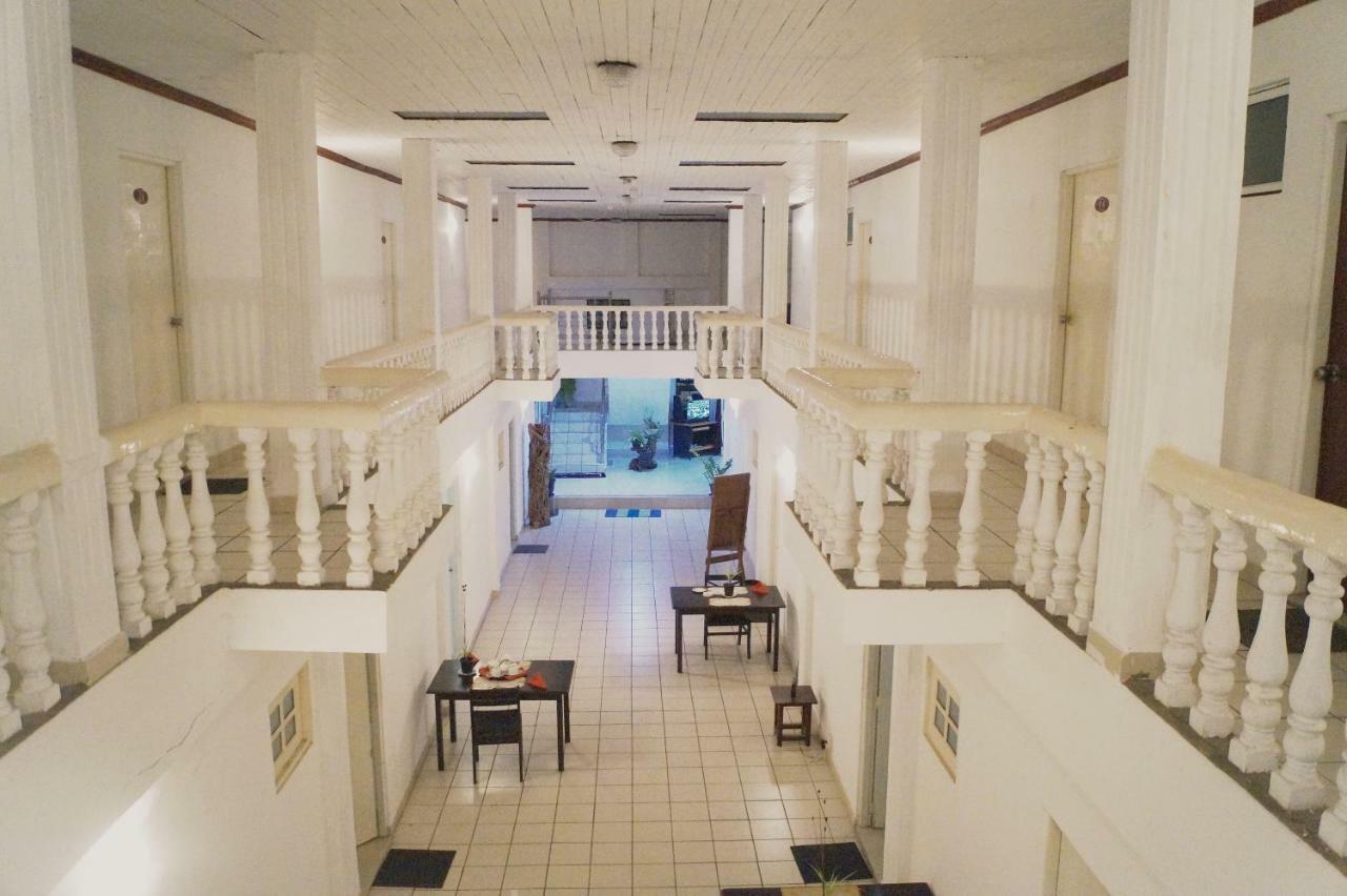 Oasis Skybeach Hostel - Negombo Exteriör bild